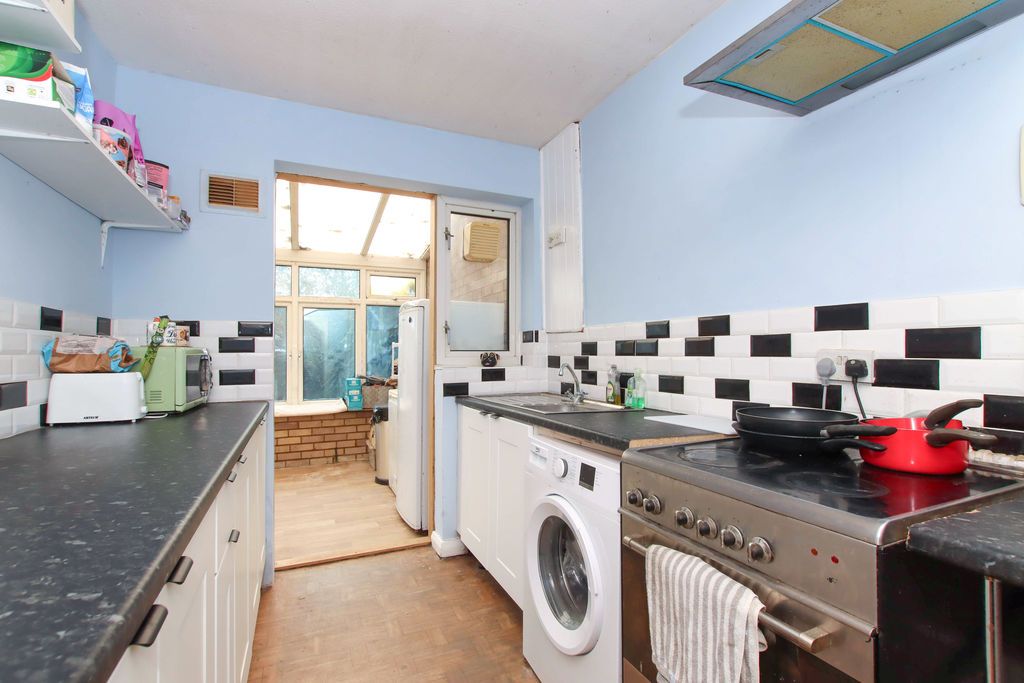 Property photo 3 of 10 Photo 5