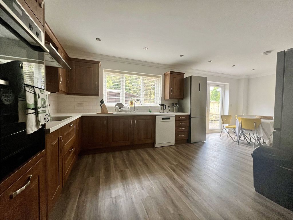 Property photo 3 of 8 Picture No. 13