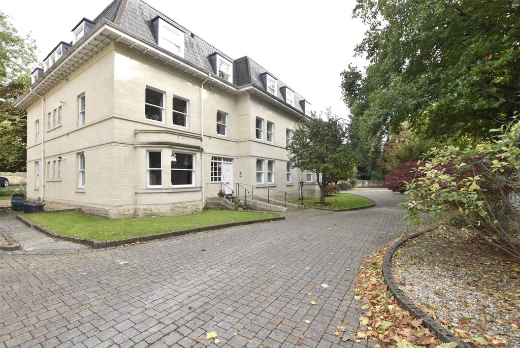 Property photo 1 of 8 Front