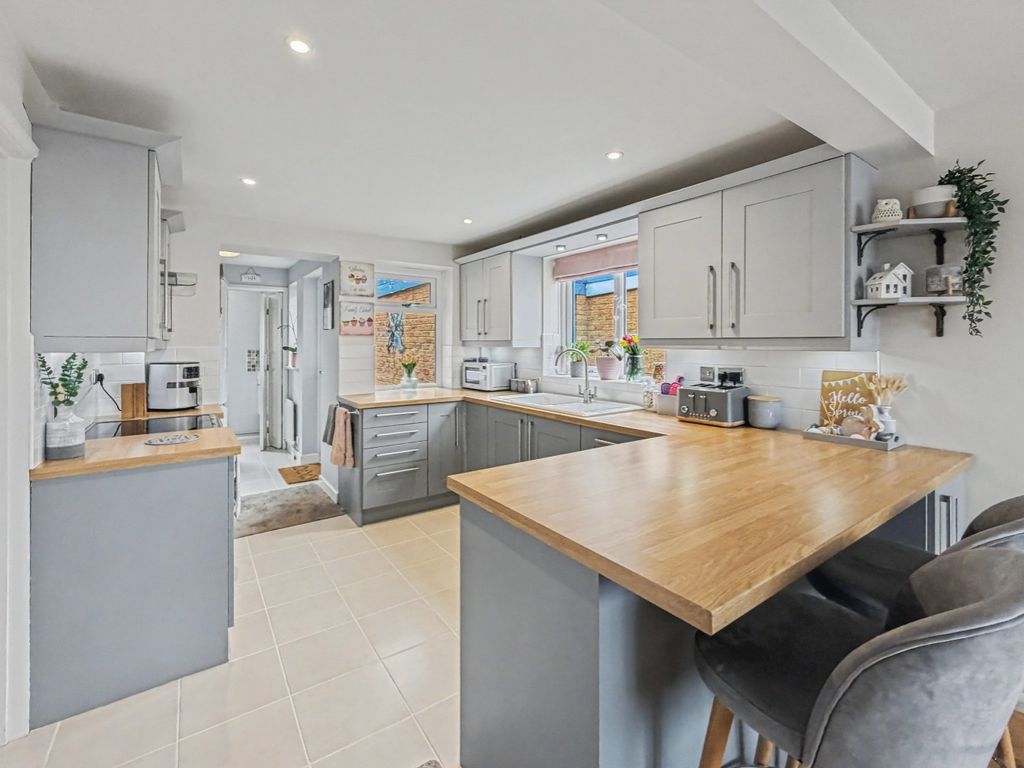 Property photo 3 of 51 4972837