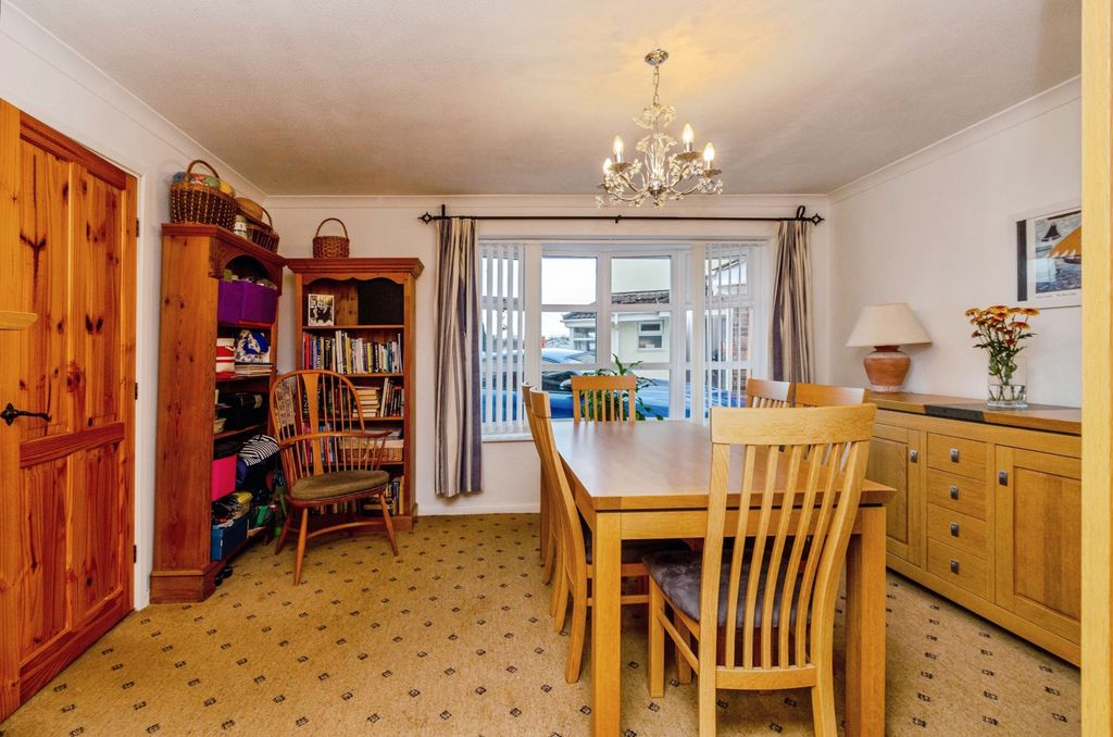 Property photo 3 of 18 Dining Room