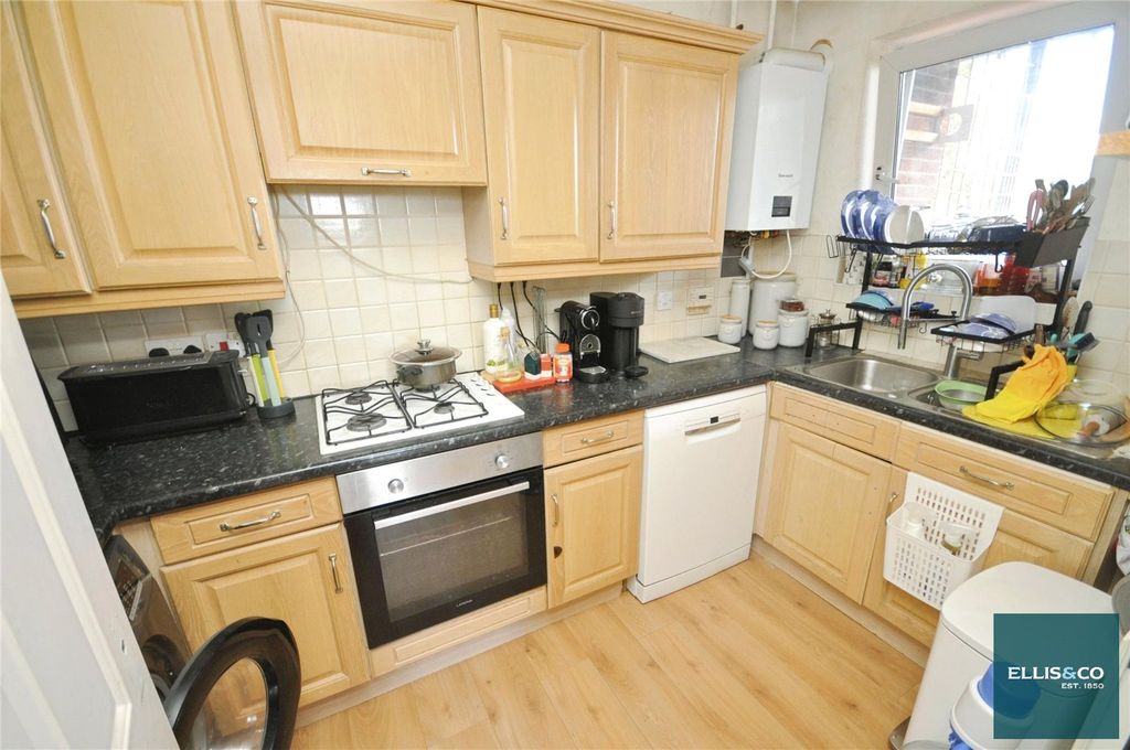 Property photo 3 of 9 Picture No. 21