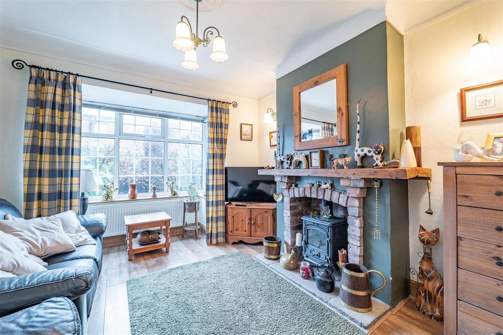 Property photo 2 of 29 Lounge