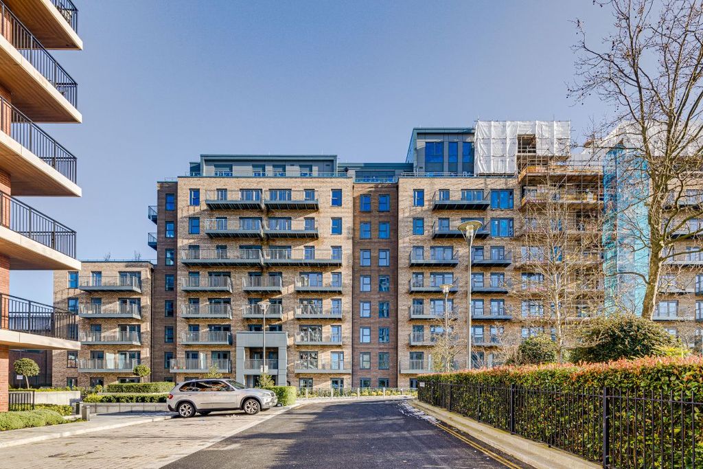 Property photo 1 of 21