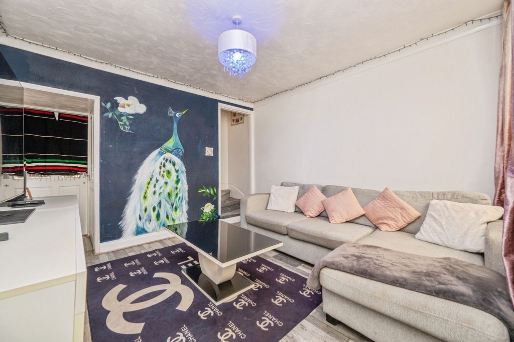 Property photo 3 of 21 Pbox-Img.Jpg