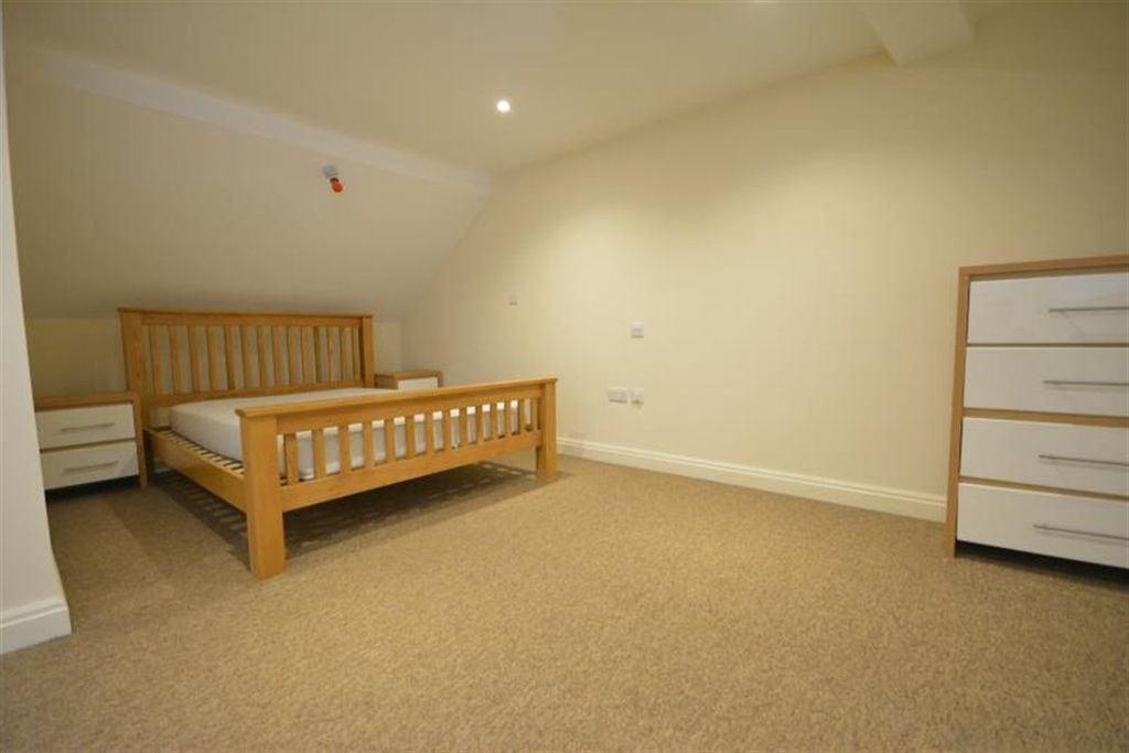 Property photo 2 of 7 Bedroom 1