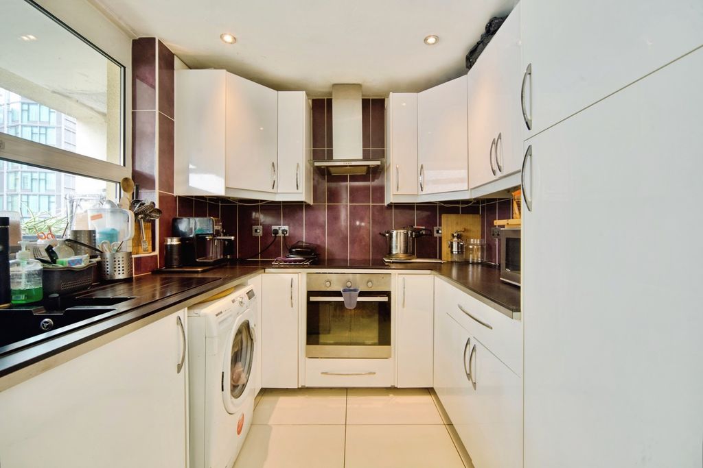 Property photo 3 of 17 Photo