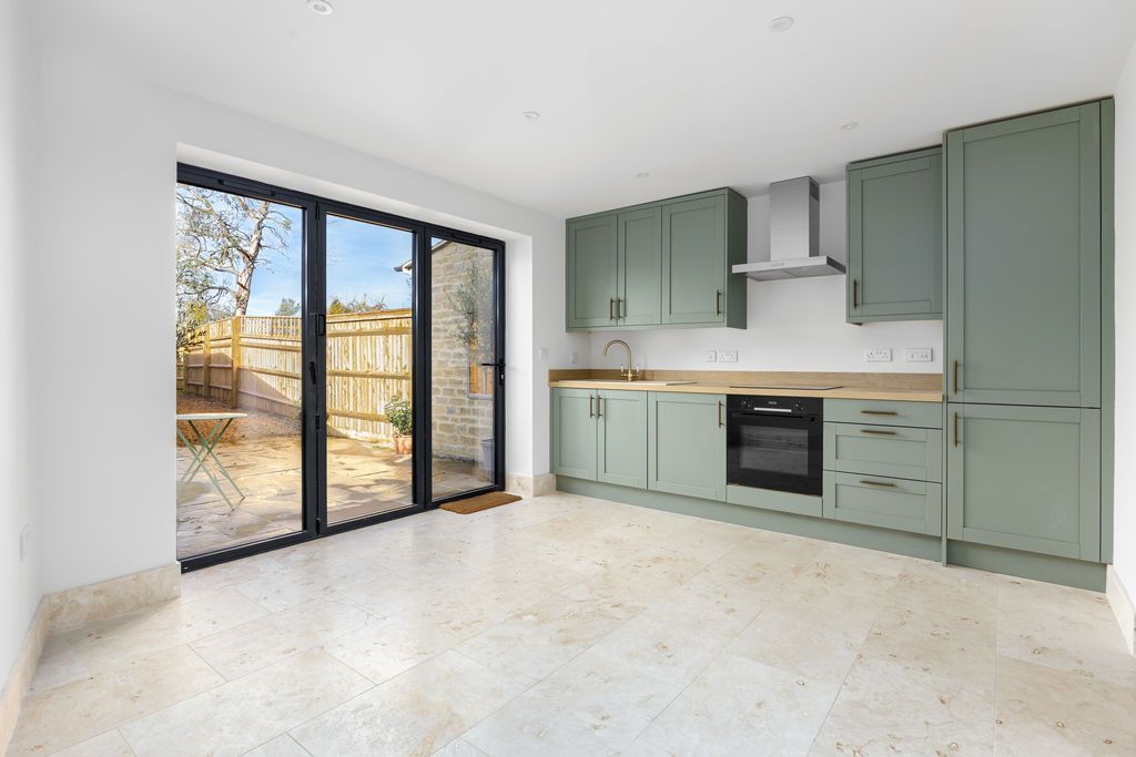 Property photo 2 of 15 Photo 4