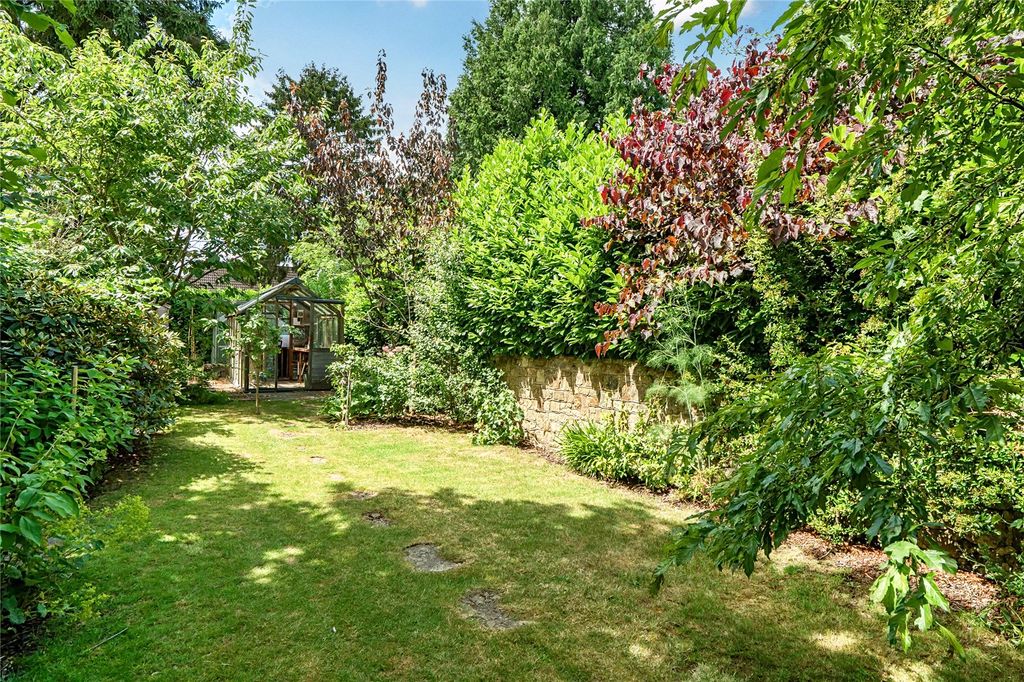 Additional image 10 of 4 bed flat for saleHigh Street, Headley, Hampshire GU35