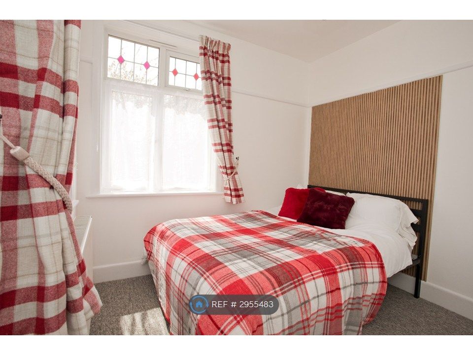 Property photo 3 of 34
