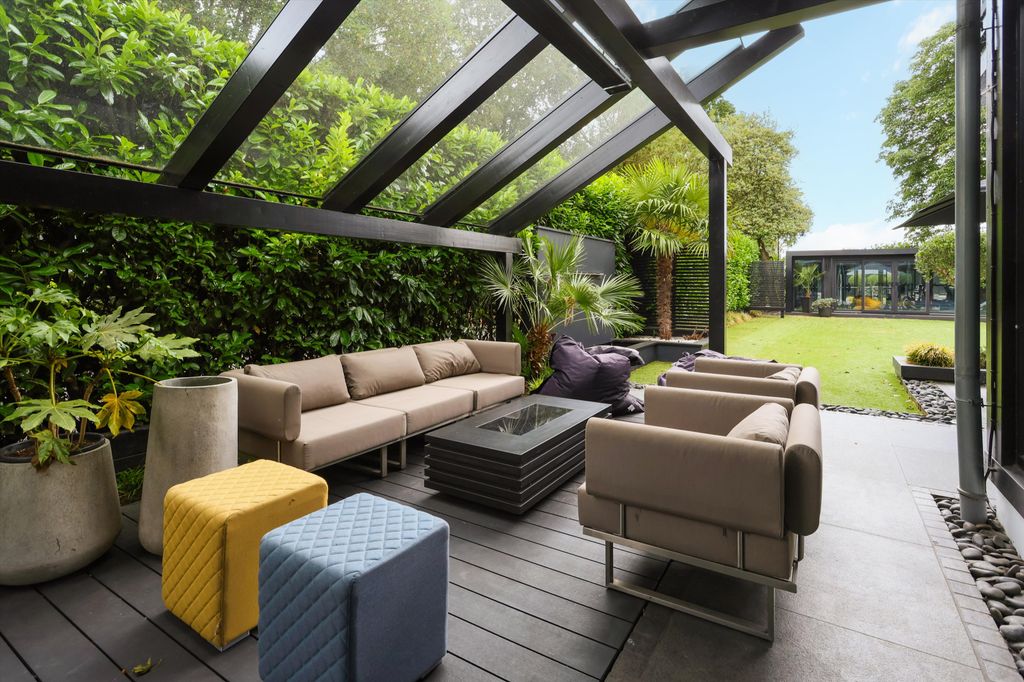 Property photo 3 of 21 Image