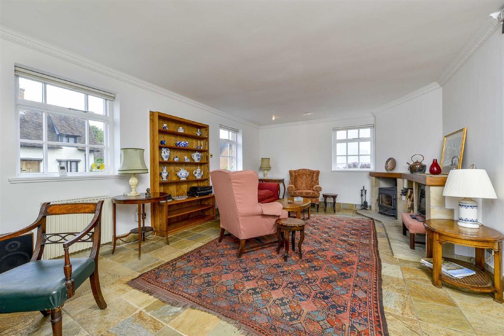 Property photo 3 of 23