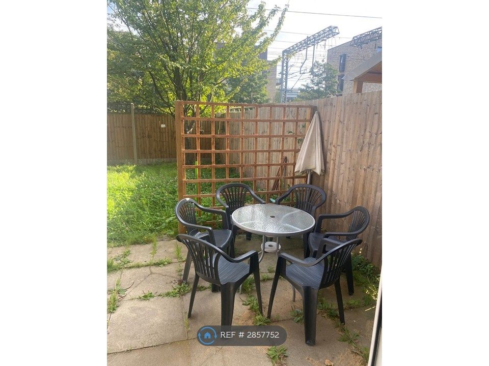 Property photo 2 of 11 Garden