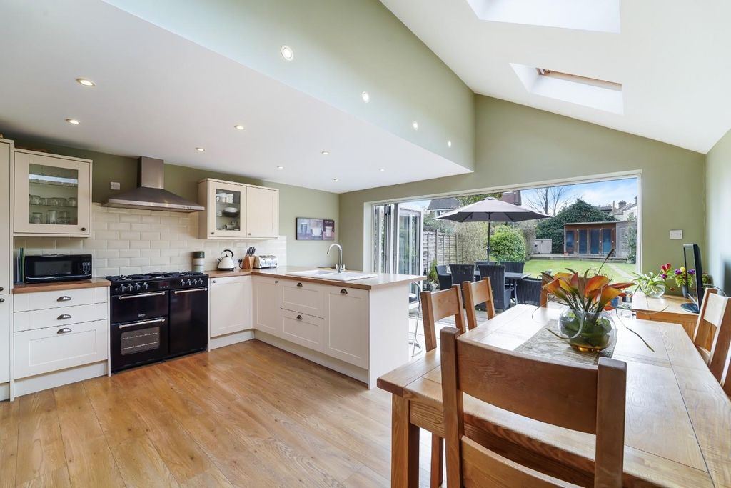 Property photo 2 of 20 Hook Road