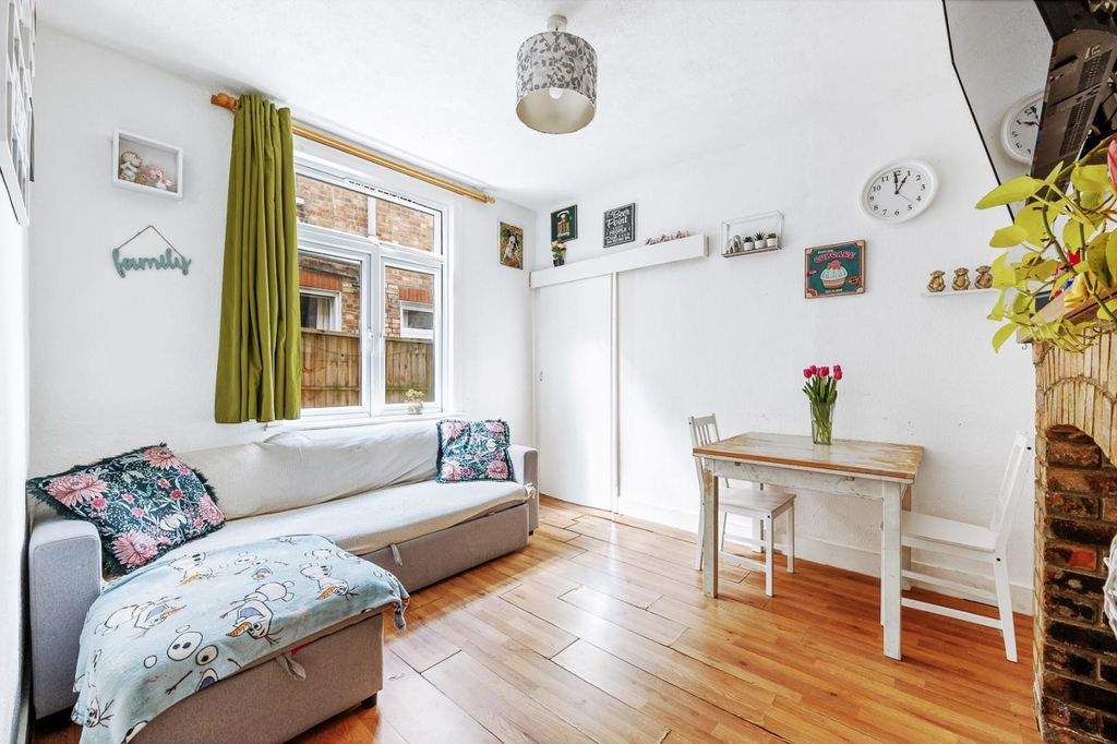 Property photo 3 of 11