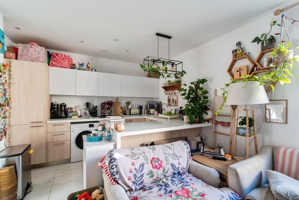 Property photo 3 of 20