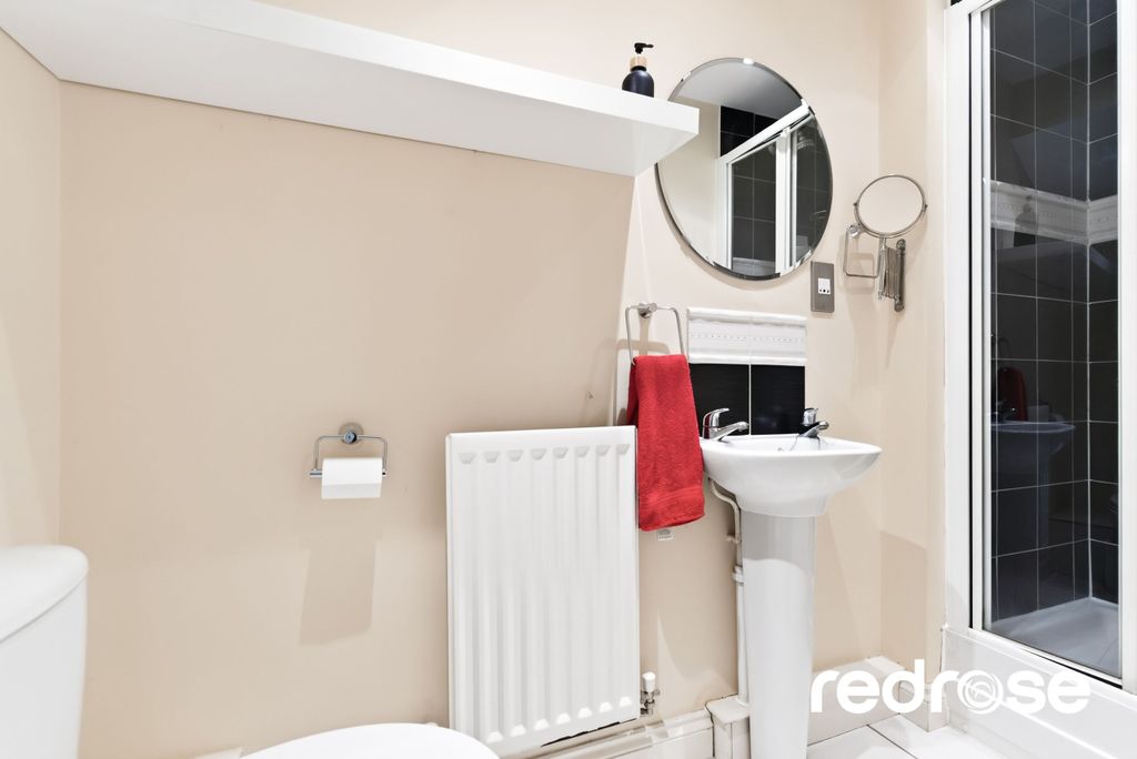 Property photo 3 of 17 Web_81 Perthshire Grove-12-2500Px