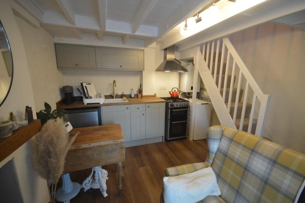 Property photo 3 of 8 Dsc_0006 (Medium).Jpg