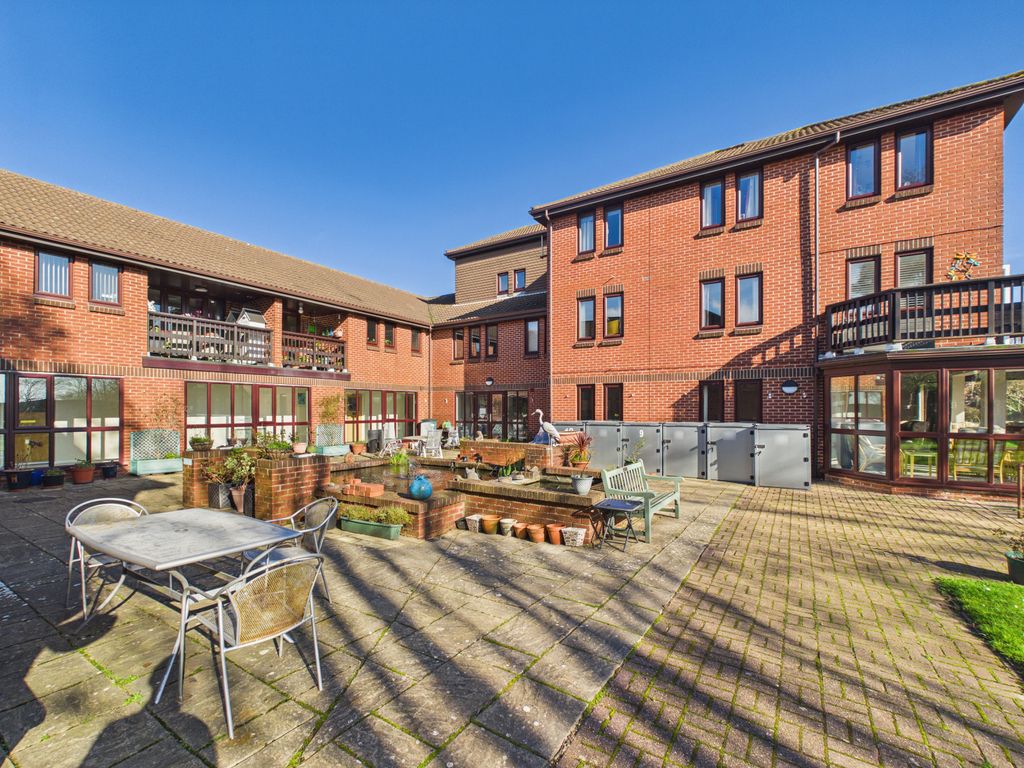 Property photo 1 of 11 1Â Bedroom Flat For Sale