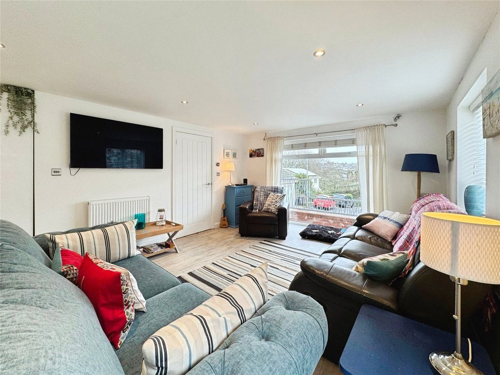 Property photo 3 of 27 Open Plan