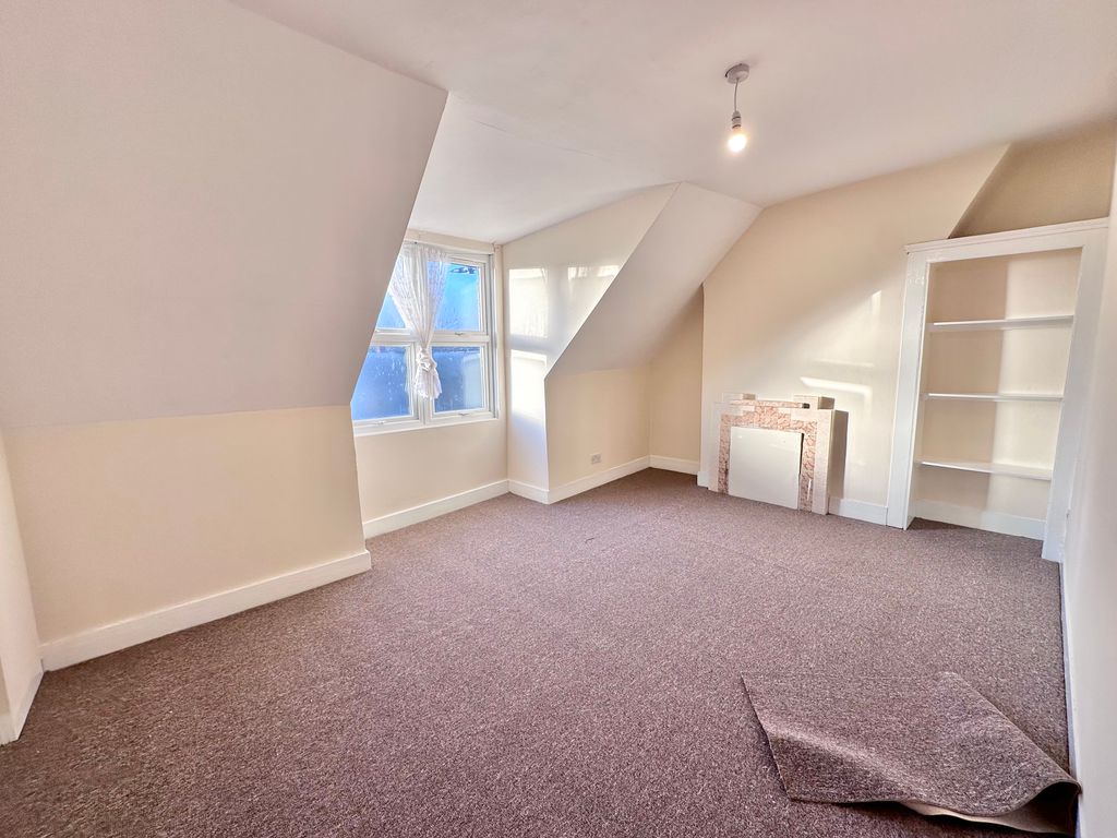 Property photo 3 of 6 Bedroom 2