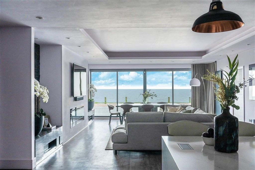 Property photo 3 of 19 Lounge/Diner