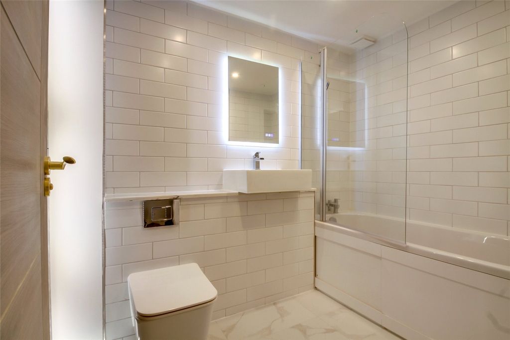 Property photo 3 of 19 Picture No. 09