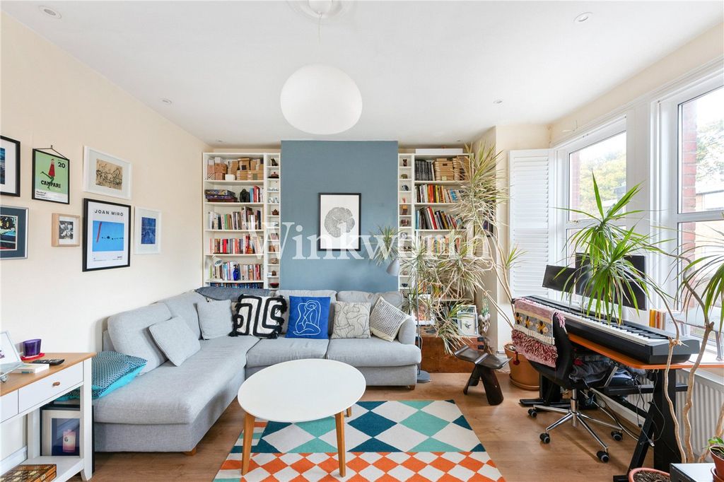 Property photo 2 of 31 Picture No. 11