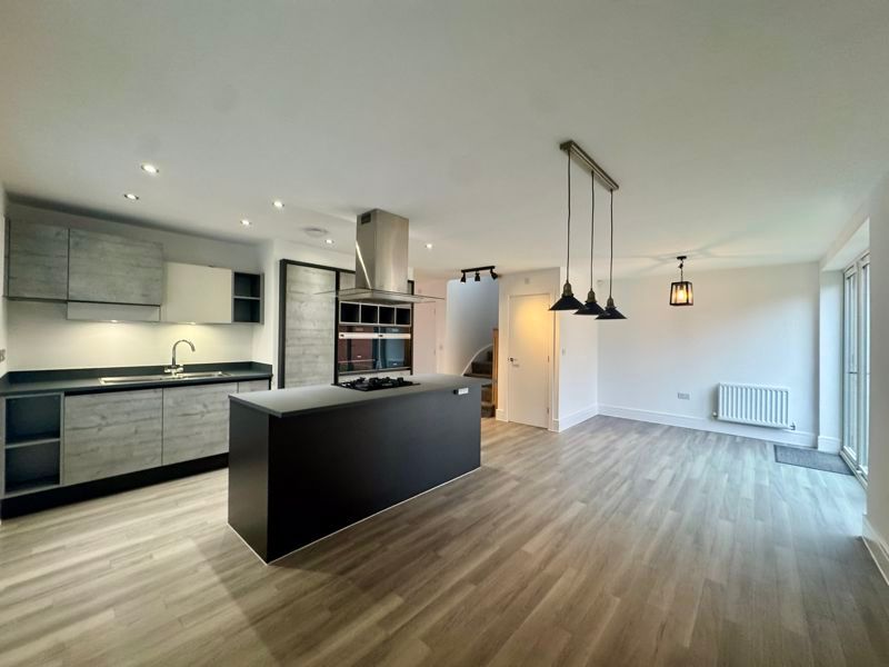 Property photo 3 of 15 Photo 12