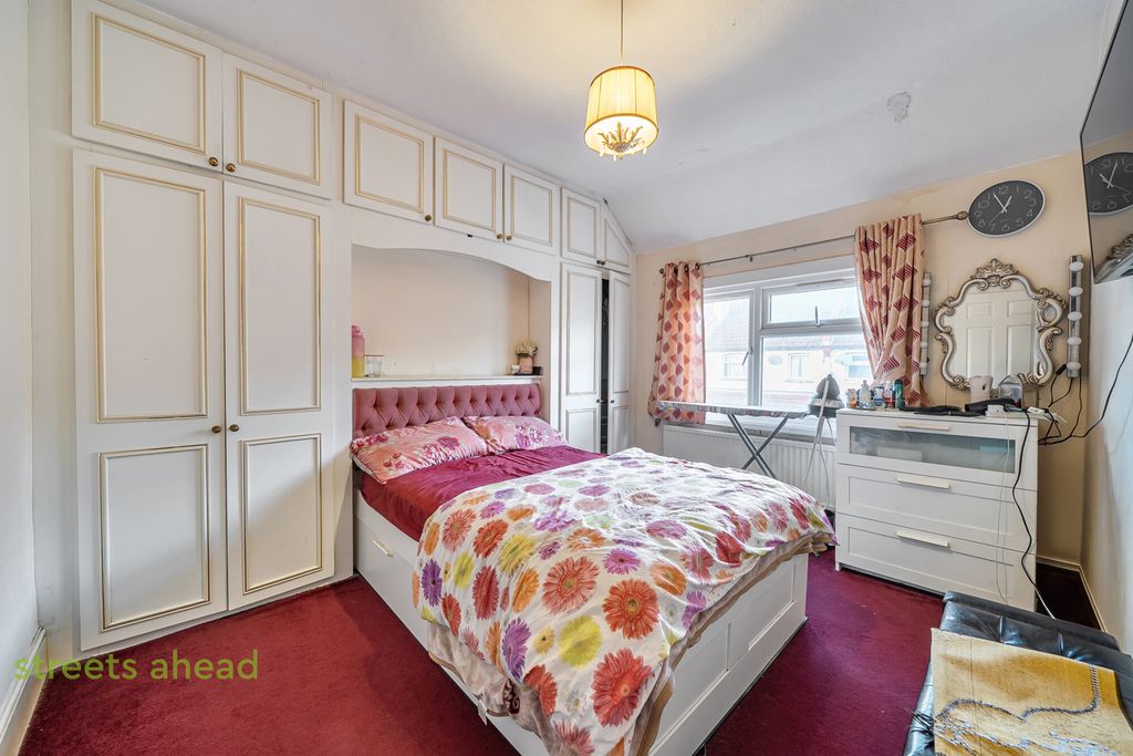 Property photo 3 of 19 029Da56A-Bb00-481...