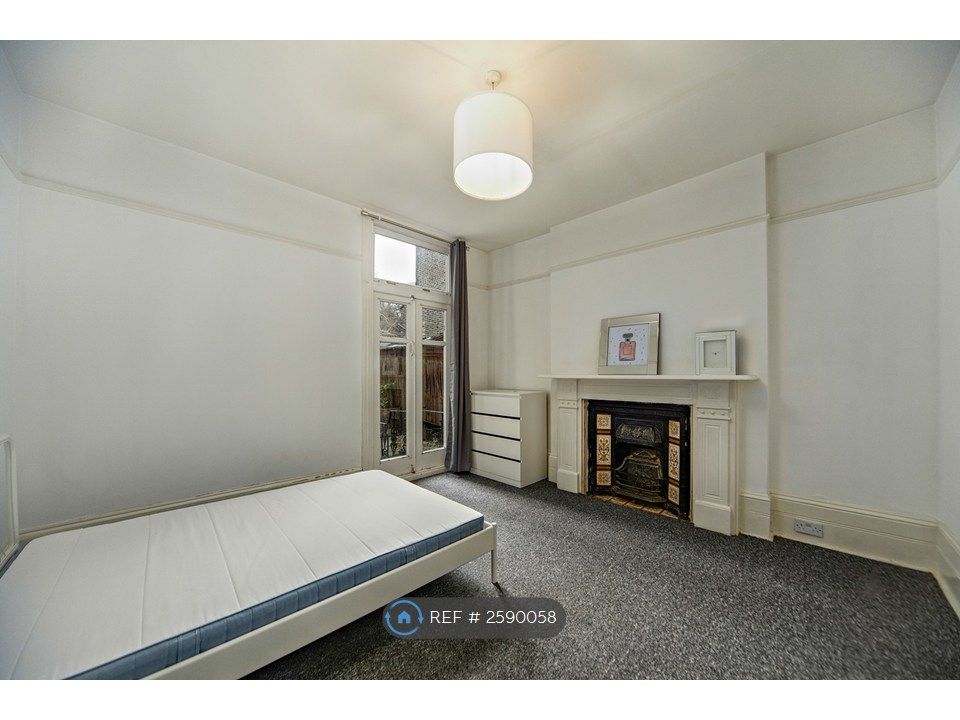 Property photo 3 of 32