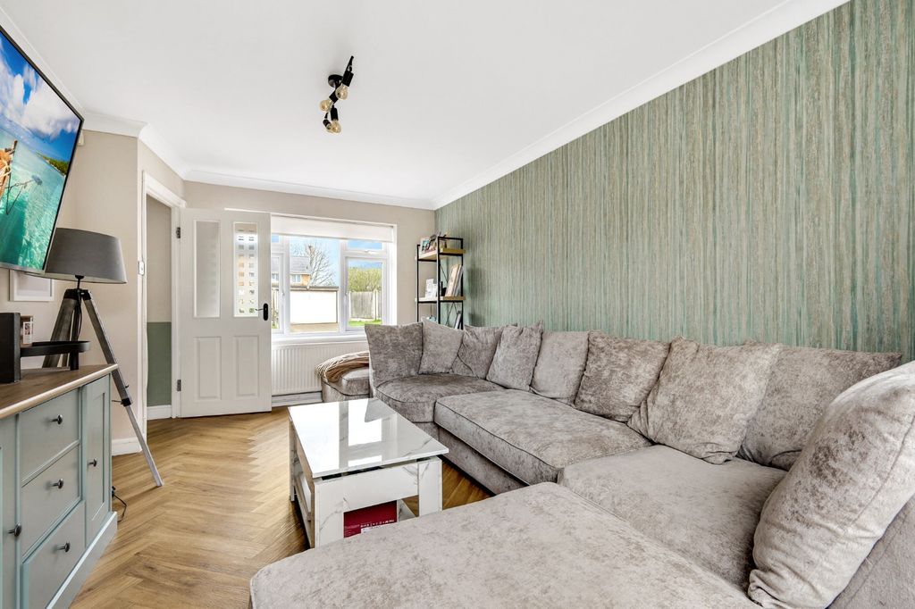 Property photo 2 of 17 5007393