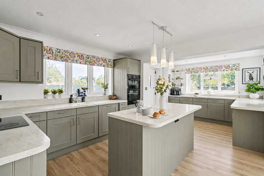 Property photo 3 of 63 20