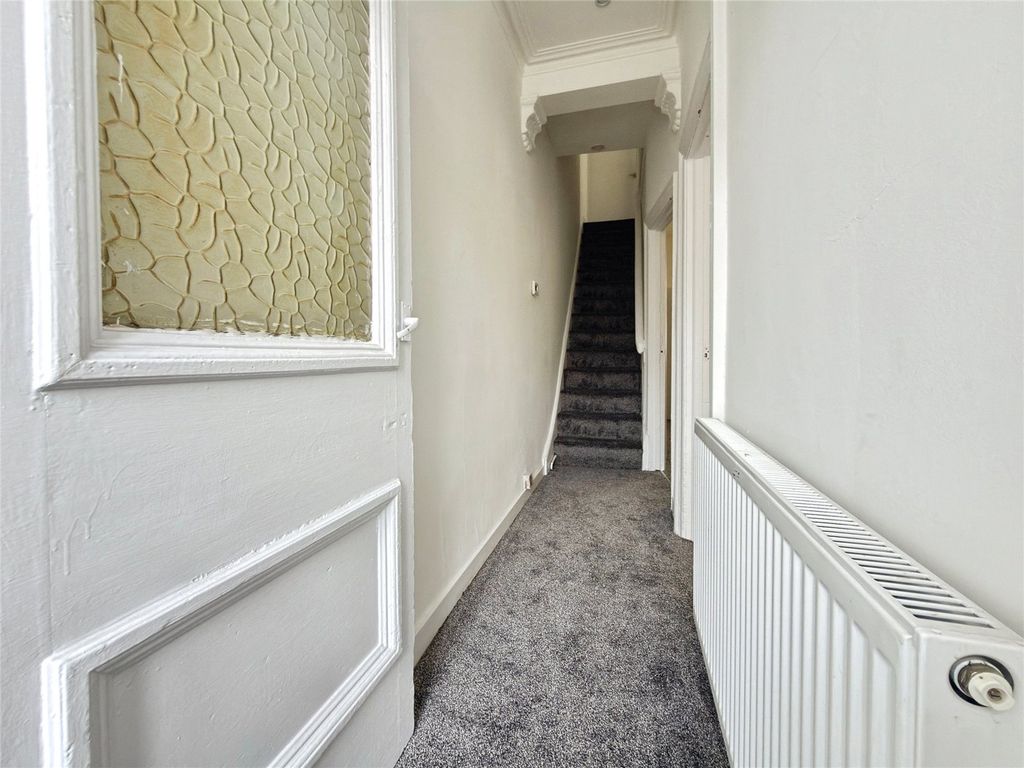 Property photo 2 of 14 Picture No. 18