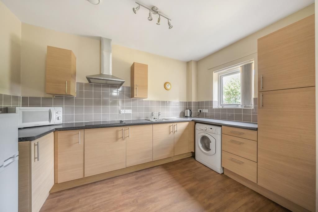 Property photo 3 of 14 Kitchen