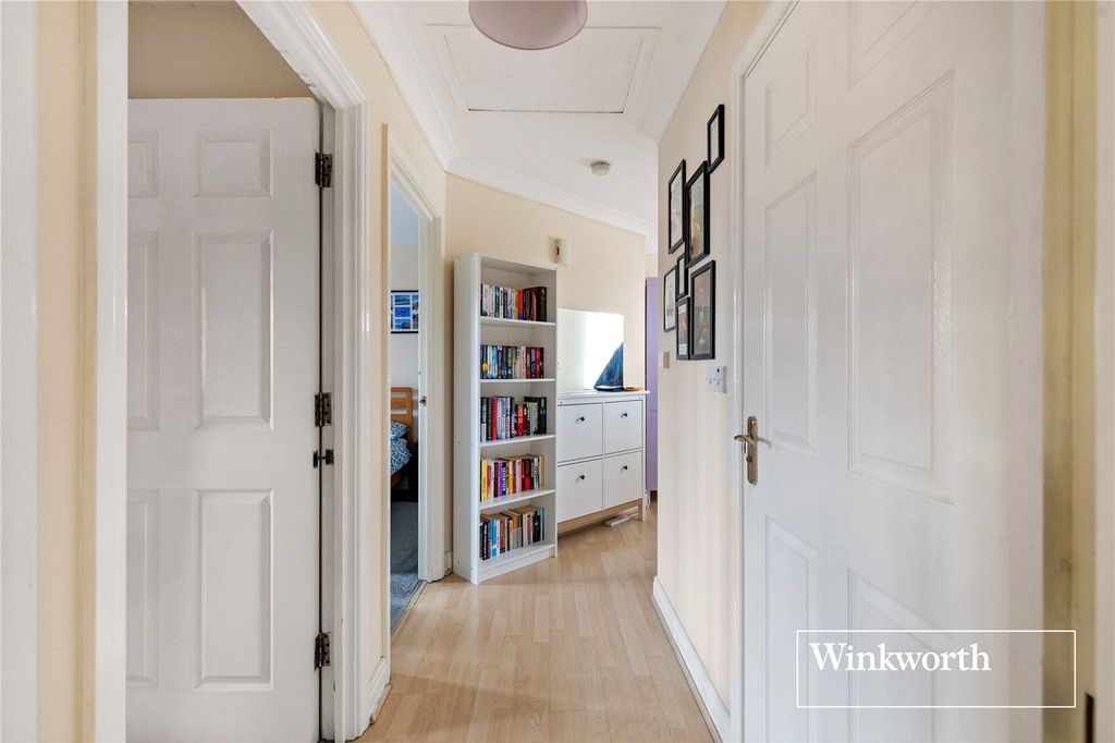 Property photo 2 of 15 Picture No. 16