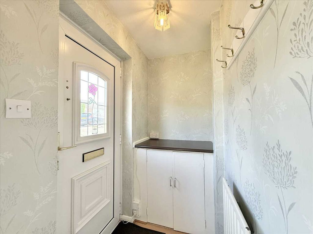 Property photo 2 of 28 Entrance Hall