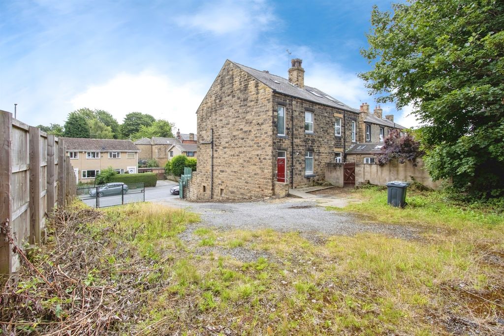 Property photo 1 of 2