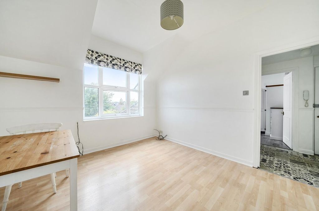 Property photo 2 of 16 1349200-13-68Bee66A81c85.Jpg