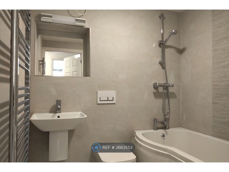 Property photo 3 of 10 Bathroom