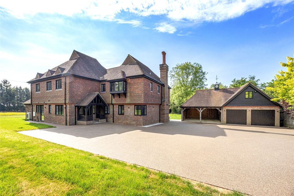 Property photo 2 of 19 Orchard Farm