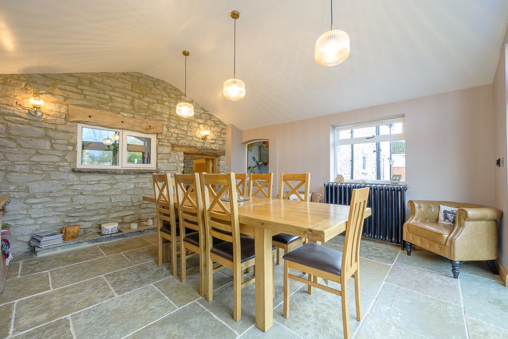 Property photo 3 of 20 Pentwyn-41