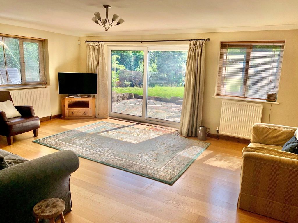 Property photo 2 of 23 Picture No. 18