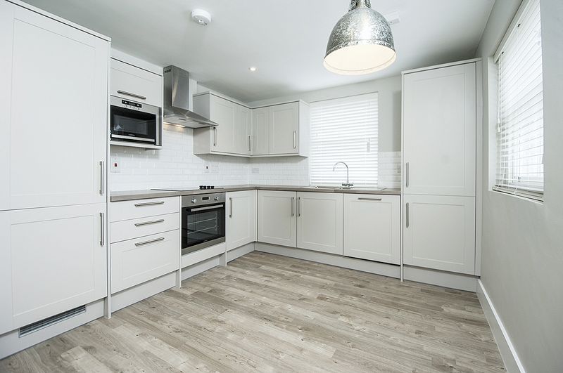 Property photo 3 of 9 Photo 7