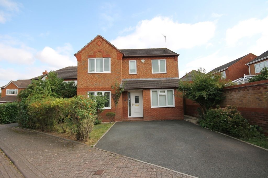 Property photo 1 of 12 Lovely Family 4 Bed Detached Home In Warndon Villages