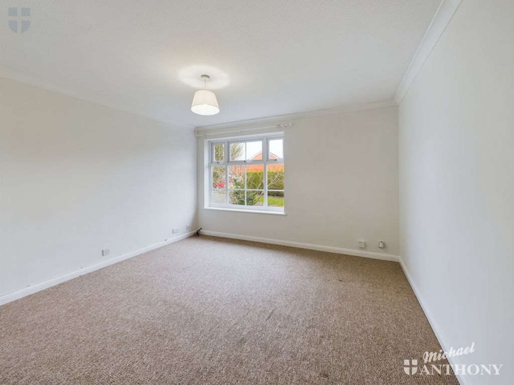 Property photo 2 of 8 Cam03852G0-Pr0187-Still008