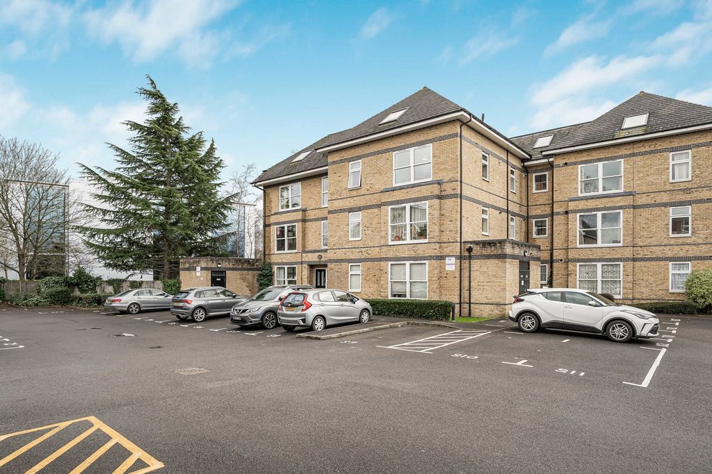 Property photo 1 of 9 Exterior