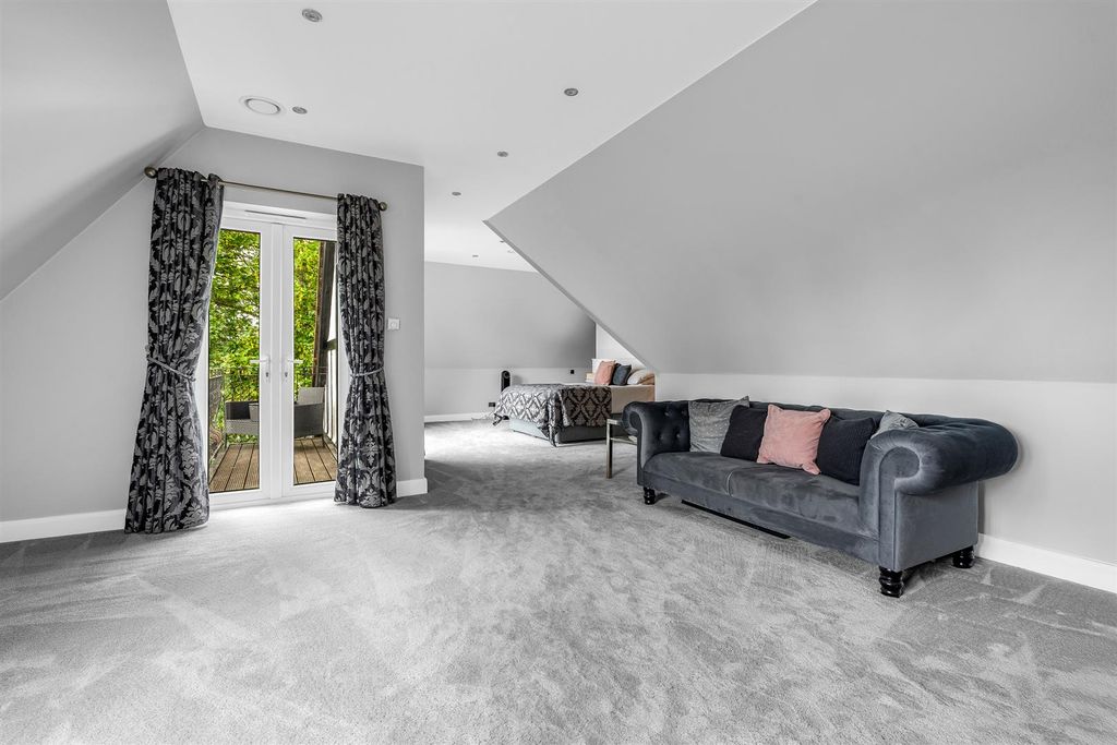 Additional image 18 of 6 bed detached house for saleThe Ridgeway, Cuffley EN6