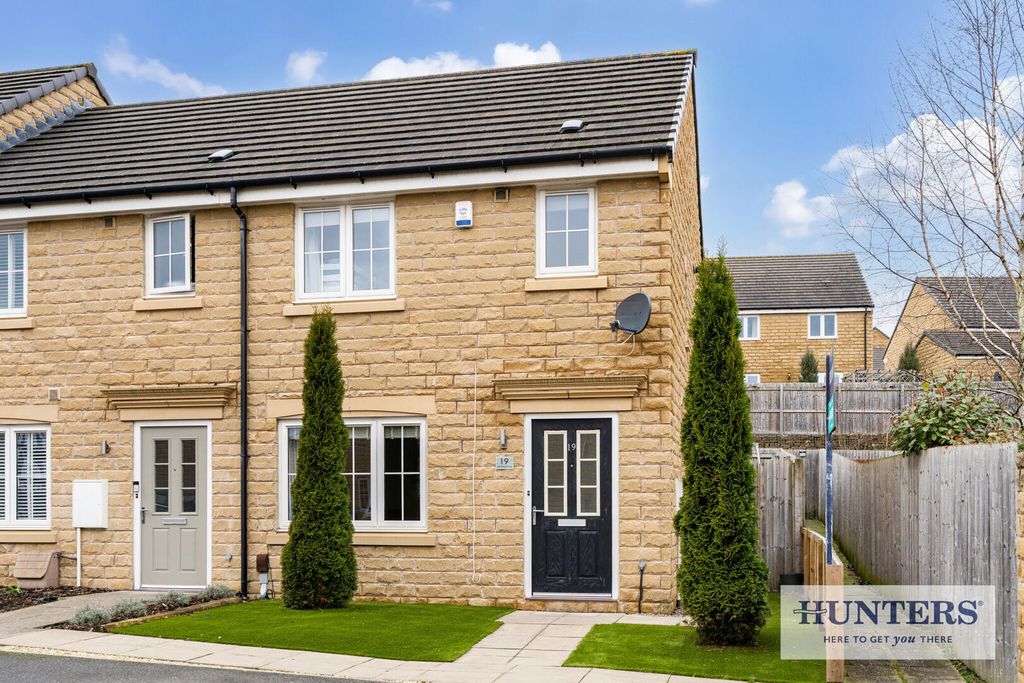 Property photo 1 of 18 Front (Exterior)