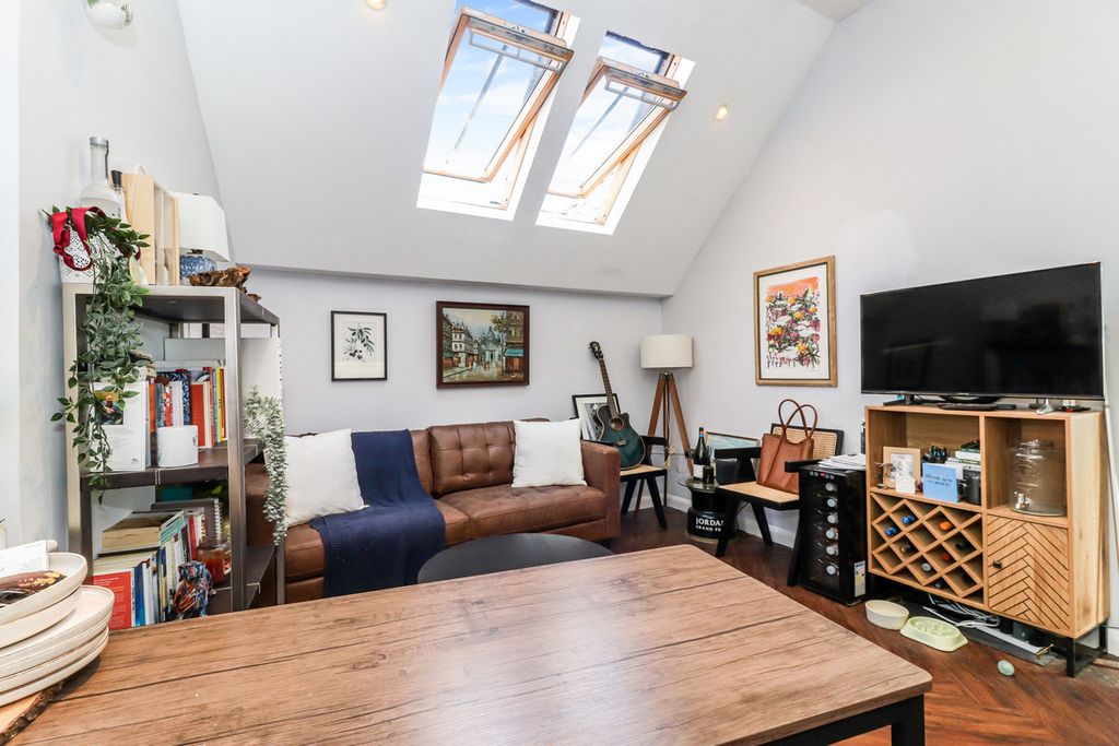 Property photo 3 of 8